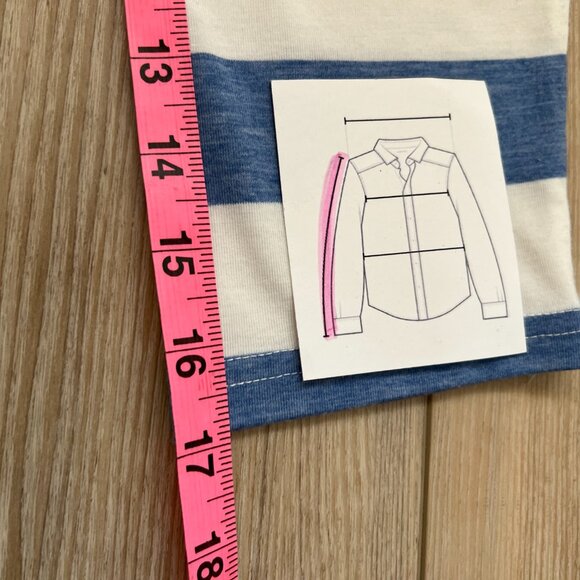 La Madona Blue & White Striped V-Neck Tee w/ Lace-Up Detail - Casual Chic! Sz M - Picture 14 of 14